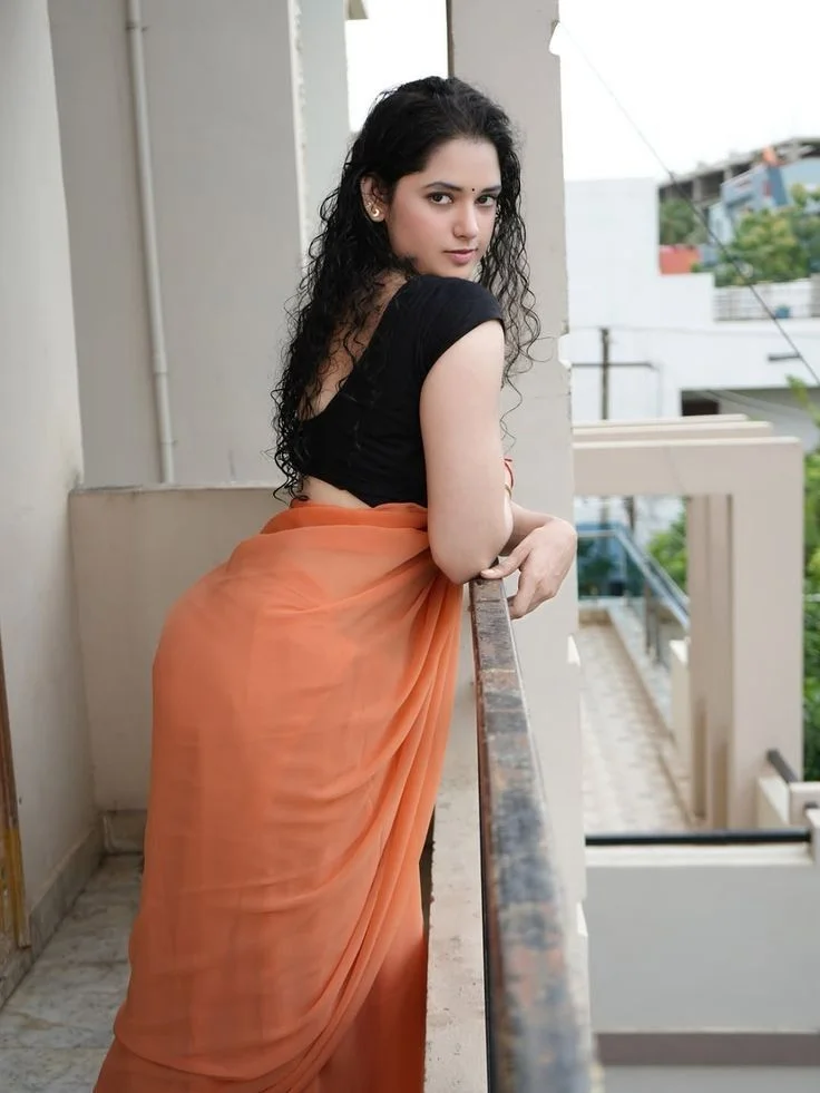 A wonderful sexy newly married escort girl in Noida